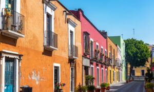 Calle pintoresca en Puebla