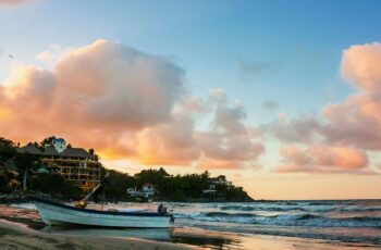 Sayulita, playa con cabañas